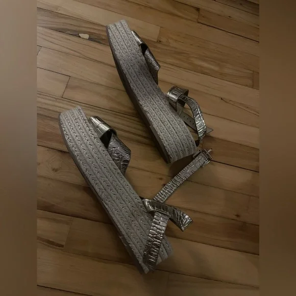 Platform sandals - Picture 3 of 5